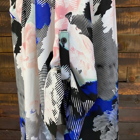 Worthington Woman’s Button Down Top - Picture 4 of 10